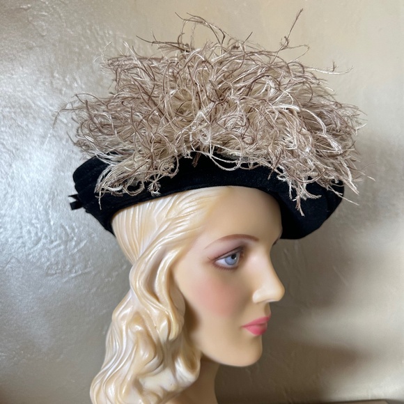 GLAMOROUS 1930S\' BLACK FELT HAT WITH WAVY TRIPLE BRIM + OSTRICH FEATHERS main image 15